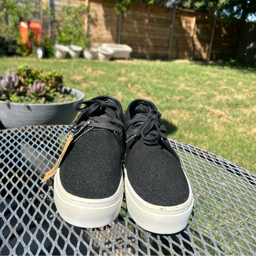 Clear Weather Black Skateboard Shoes Size 5.5